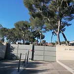 Cassis Paradise
